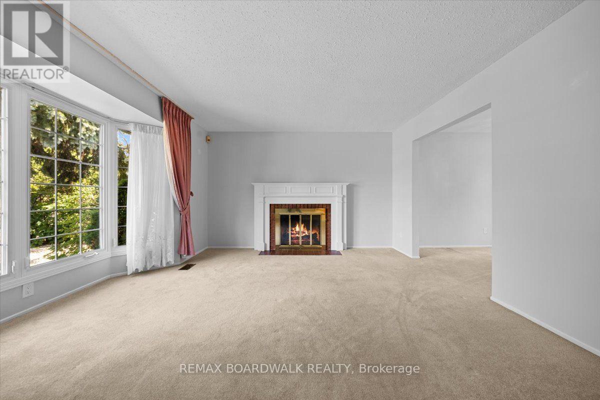 965 Cahill Drive W, Ottawa, ON