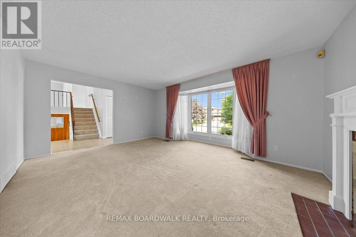 965 Cahill Drive W, Ottawa, ON