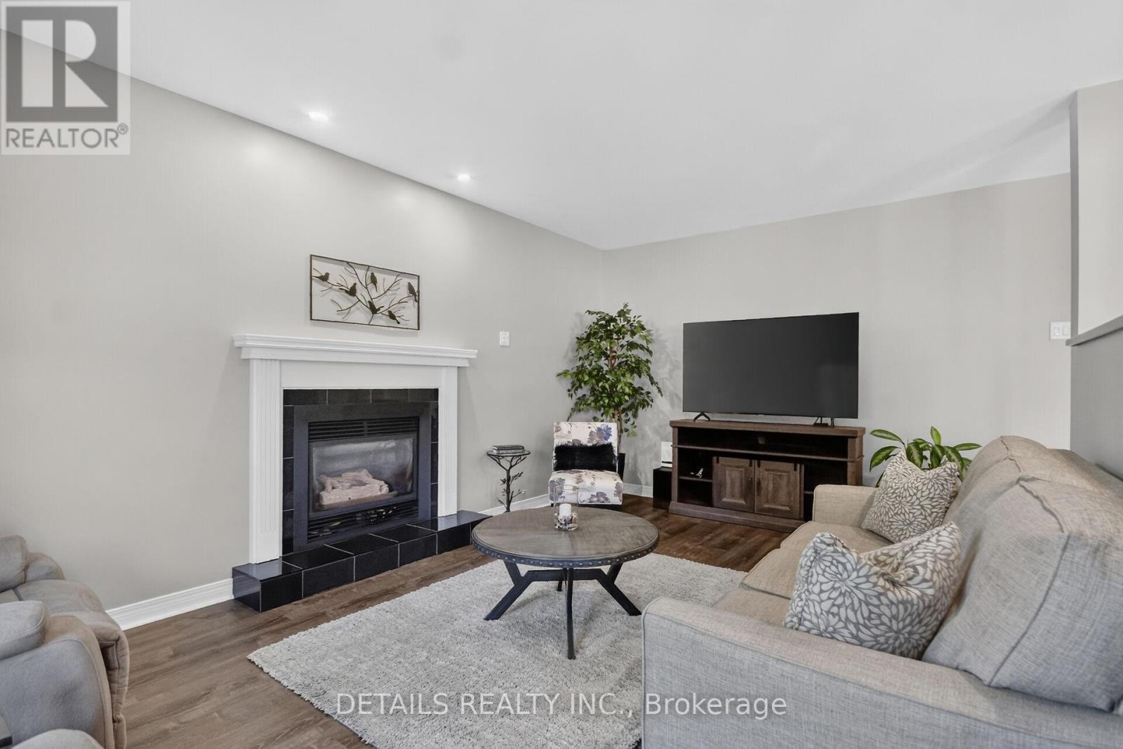 10 Forest Creek Drive, Ottawa, ON