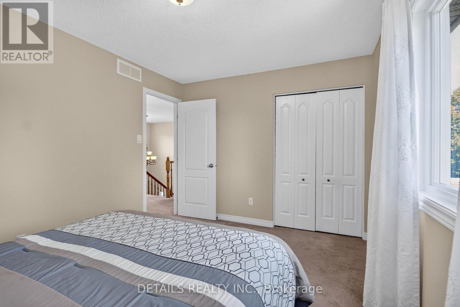 10 Forest Creek Drive, Ottawa, ON