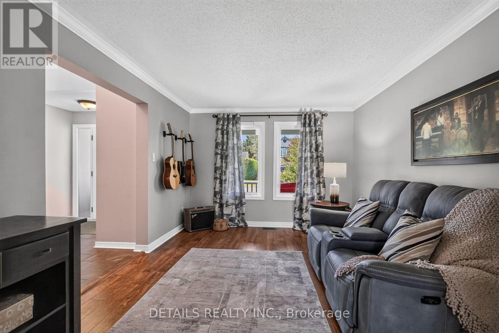 10 Forest Creek Drive, Ottawa, ON
