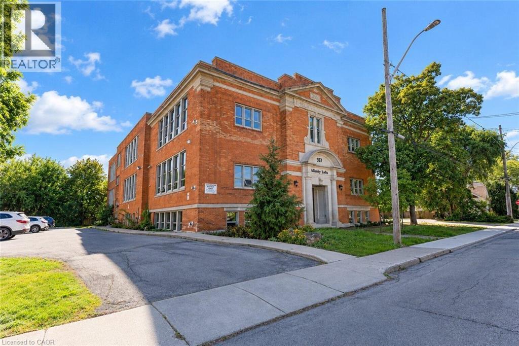 357 Hunter Street W Unit# 16, Hamilton, ON