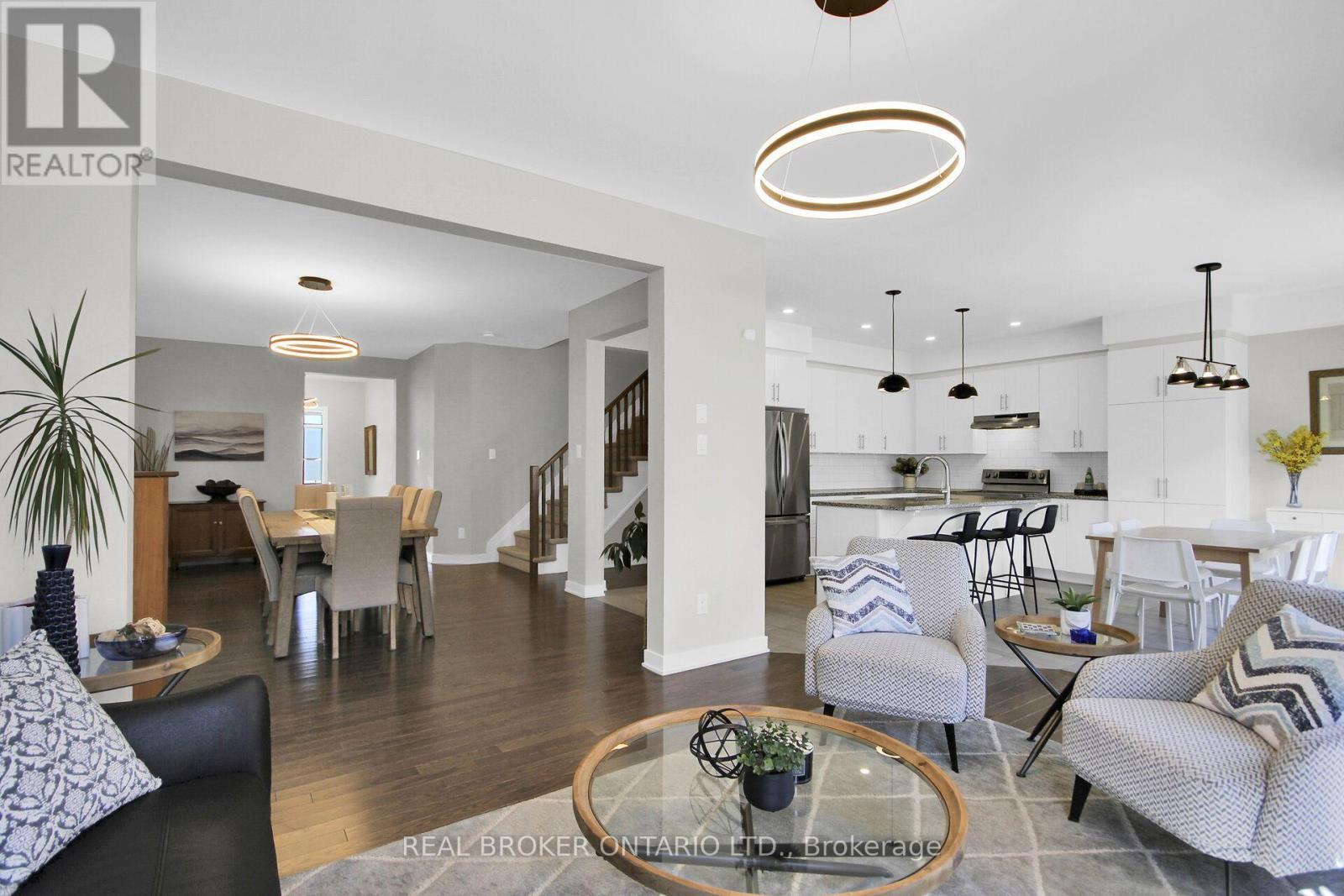 352 Finial Way, Ottawa, ON