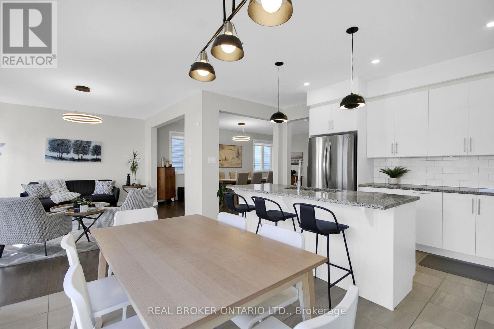 352 Finial Way, Ottawa, ON