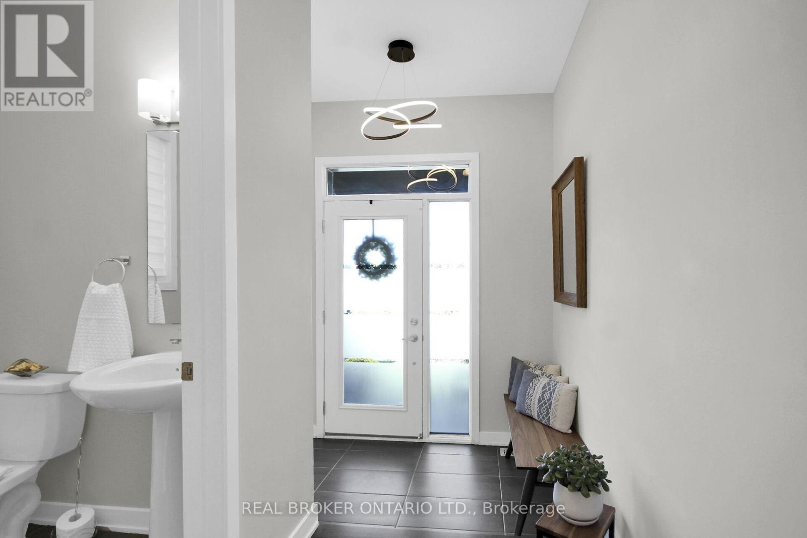 352 Finial Way, Ottawa, ON
