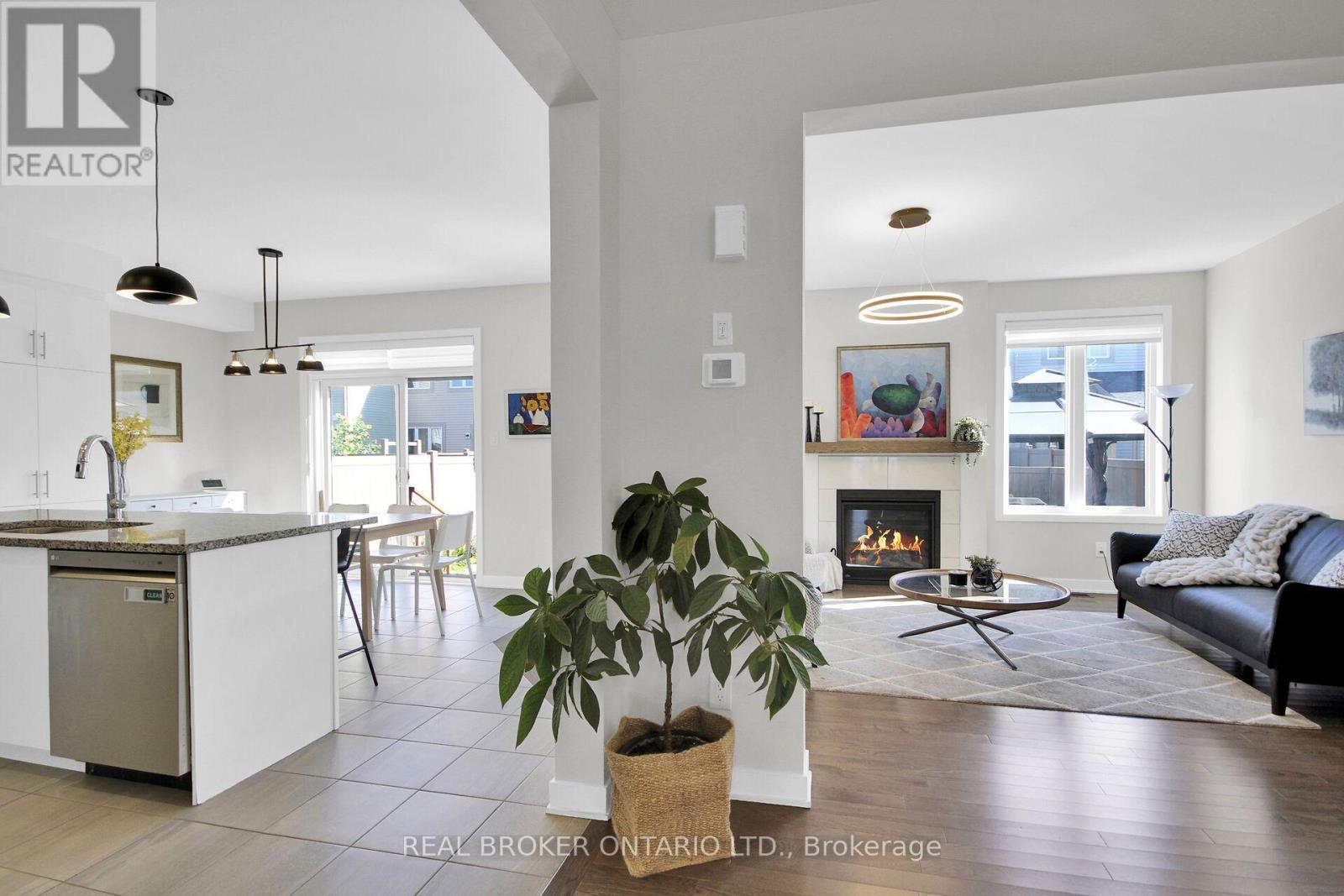 352 Finial Way, Ottawa, ON