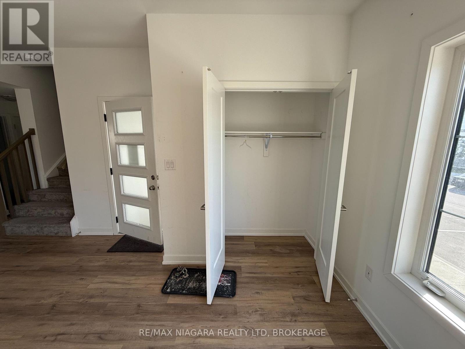 824 - 4263 Fourth Avenue, Niagara Falls (Downtown), ON