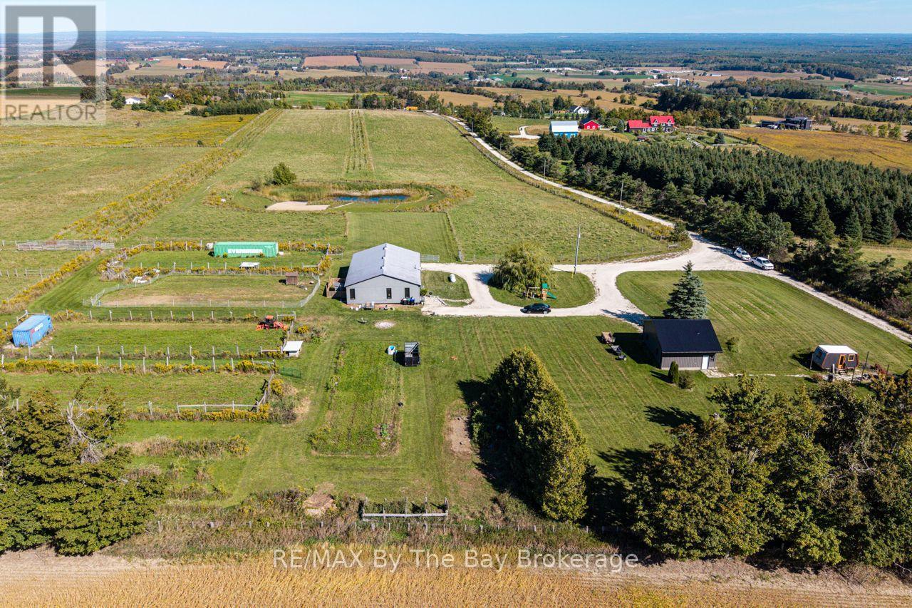 2574 Fairgrounds Road S, Clearview, ON