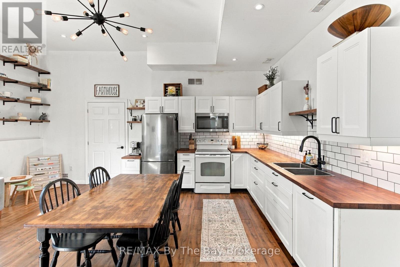2574 Fairgrounds Road S, Clearview, ON