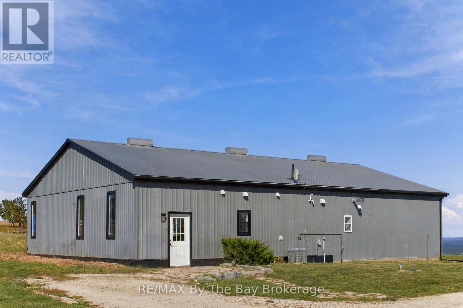 2574 Fairgrounds Road S, Clearview, ON