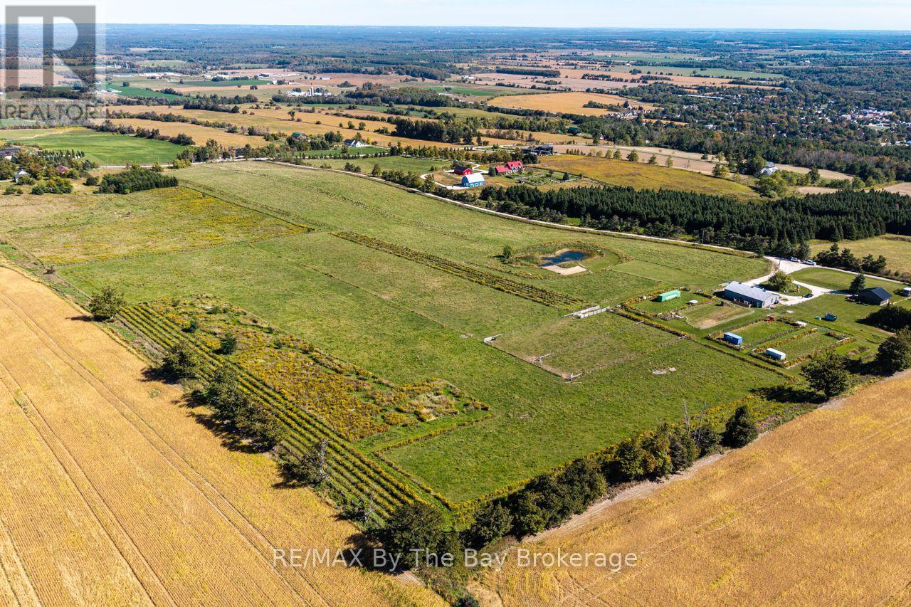 2574 Fairgrounds Road S, Clearview, ON