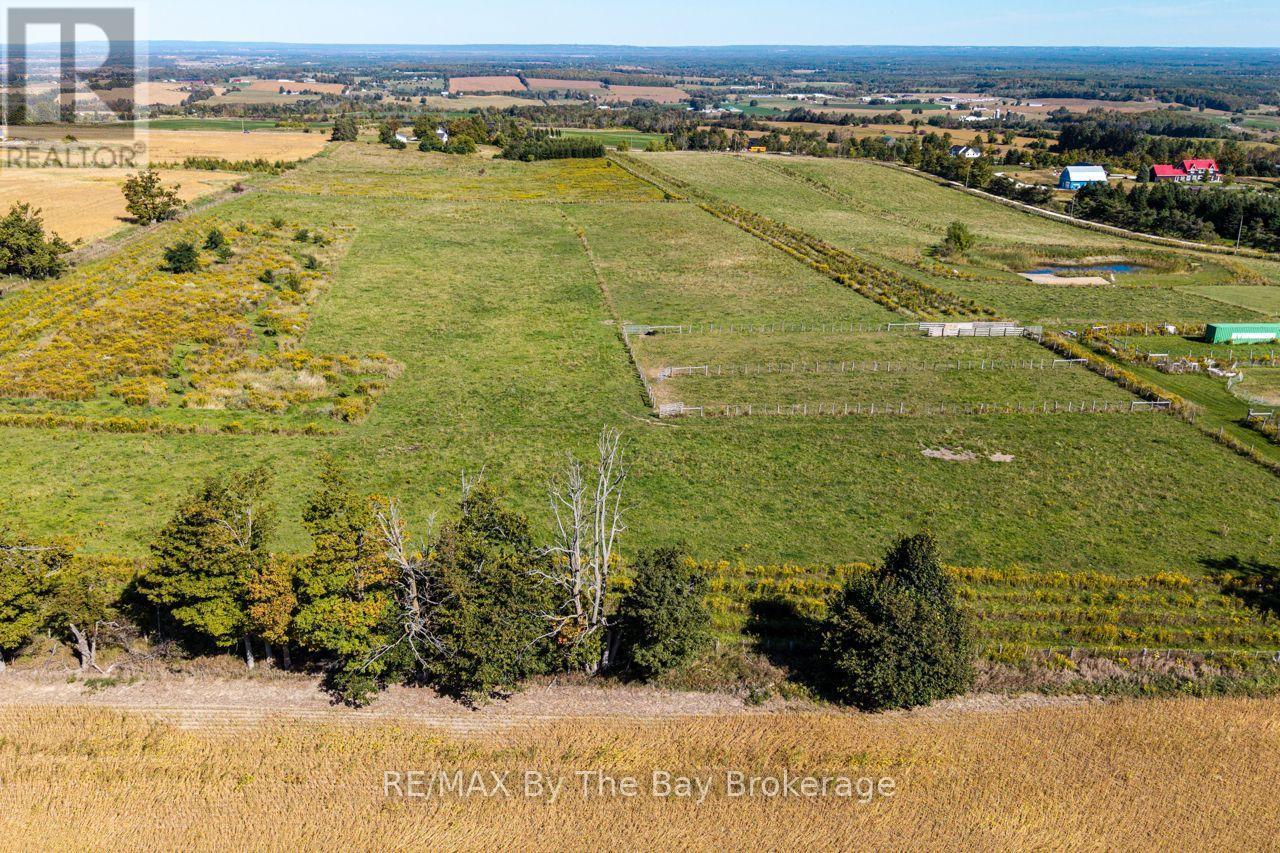 2574 Fairgrounds Road S, Clearview, ON
