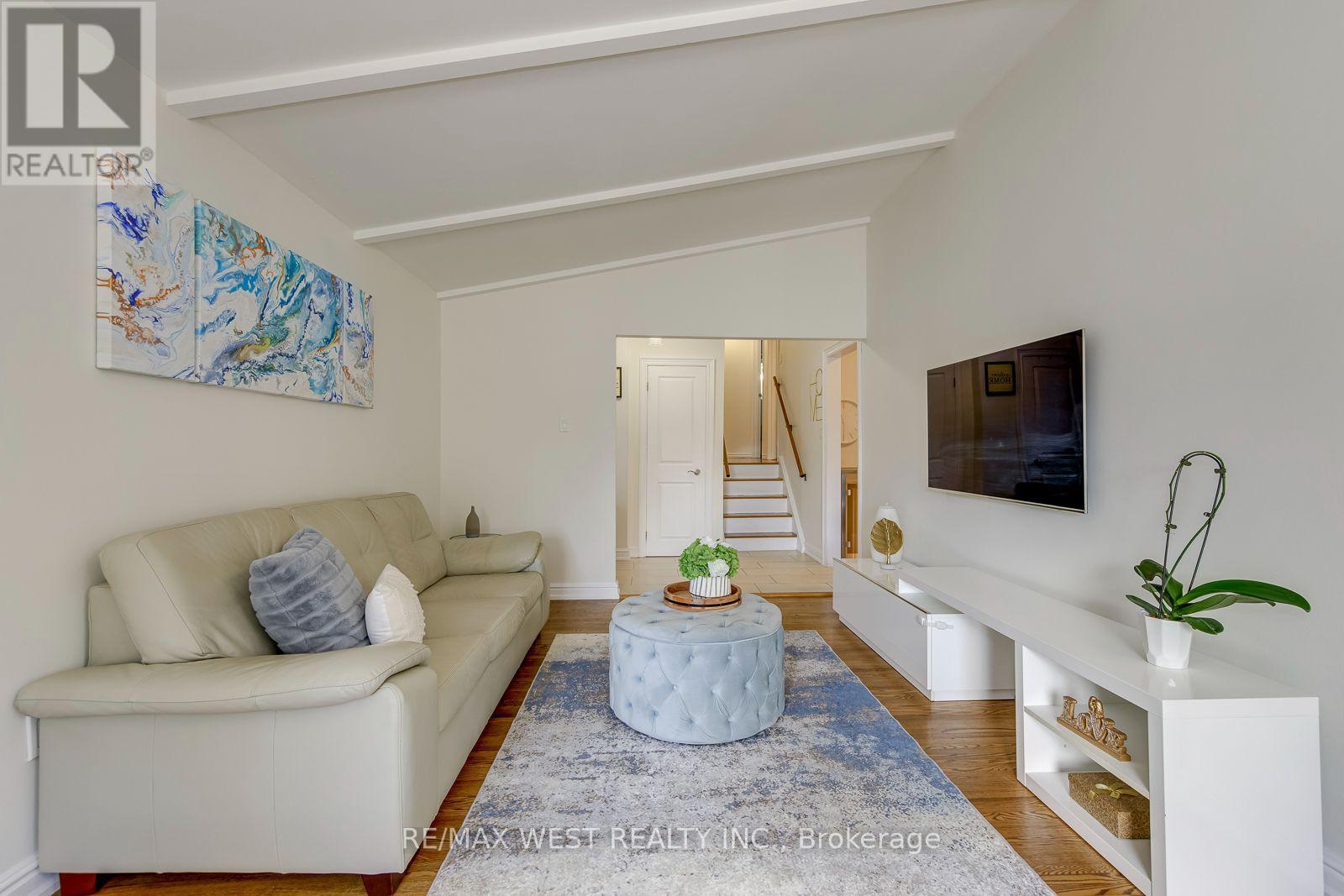 6 Millview Court, Toronto, ON