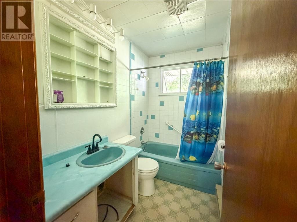 16 Bastien Road, Mindemoya, Manitoulin Island, ON