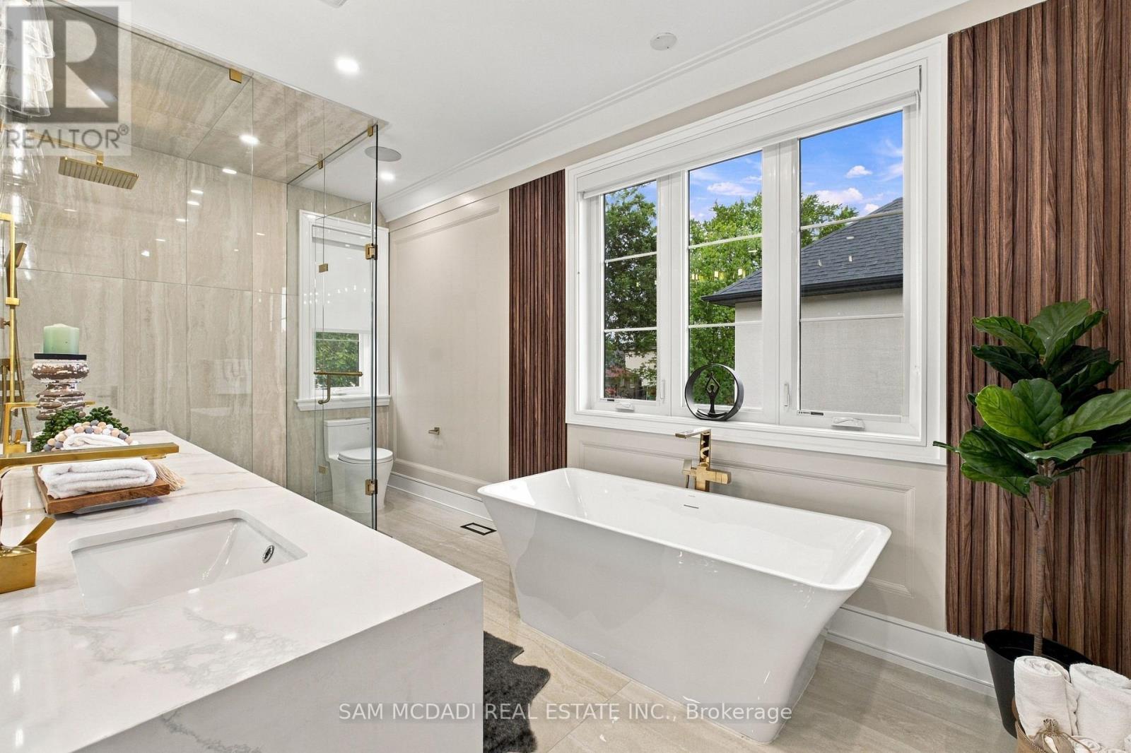 507 Wildwood Drive, Oakville, ON