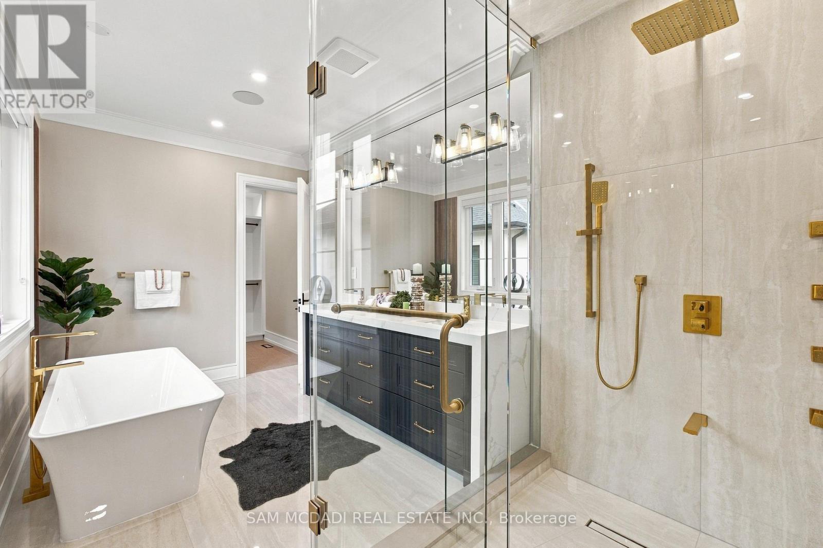 507 Wildwood Drive, Oakville, ON