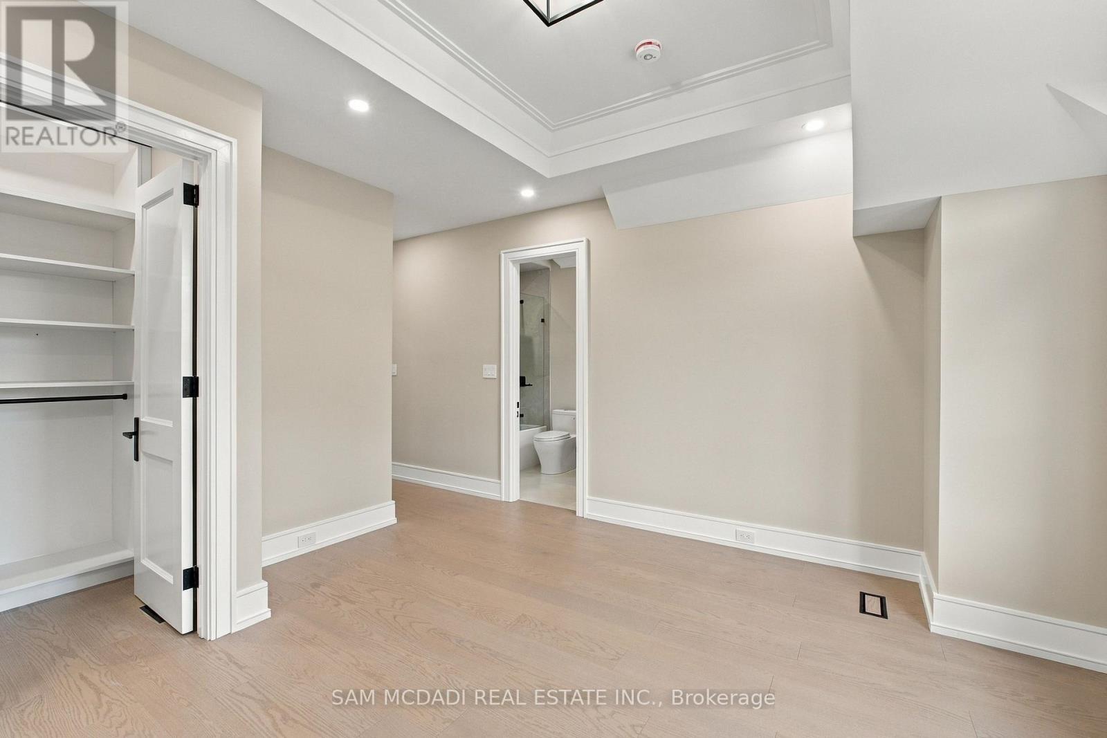 507 Wildwood Drive, Oakville, ON