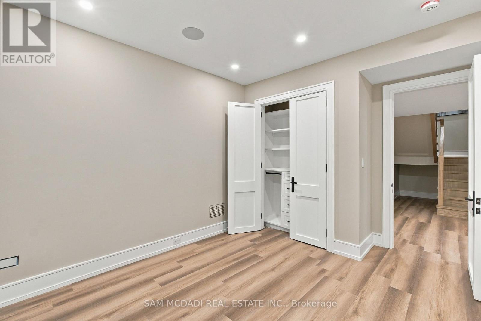 507 Wildwood Drive, Oakville, ON