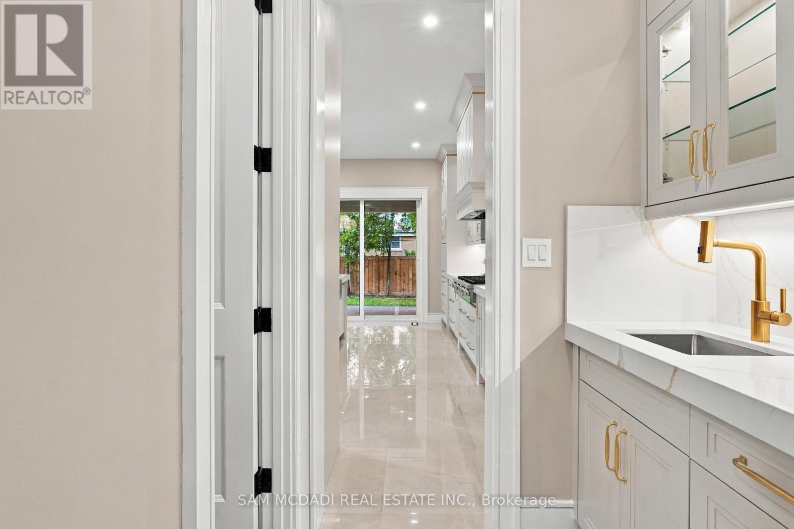 507 Wildwood Drive, Oakville, ON