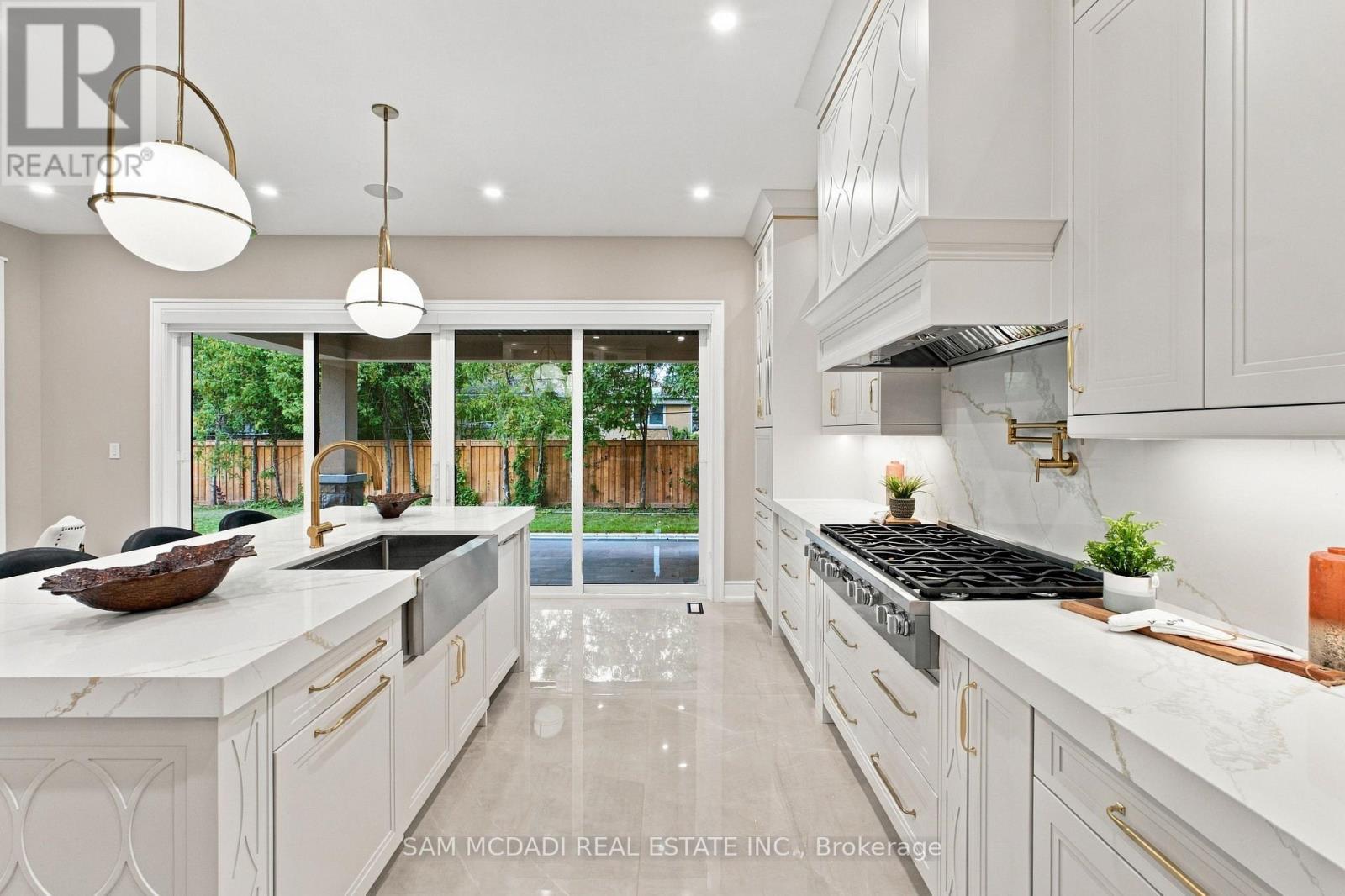 507 Wildwood Drive, Oakville, ON