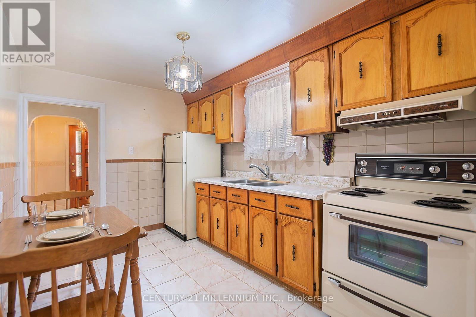 16 Rochdale Avenue, Toronto, ON