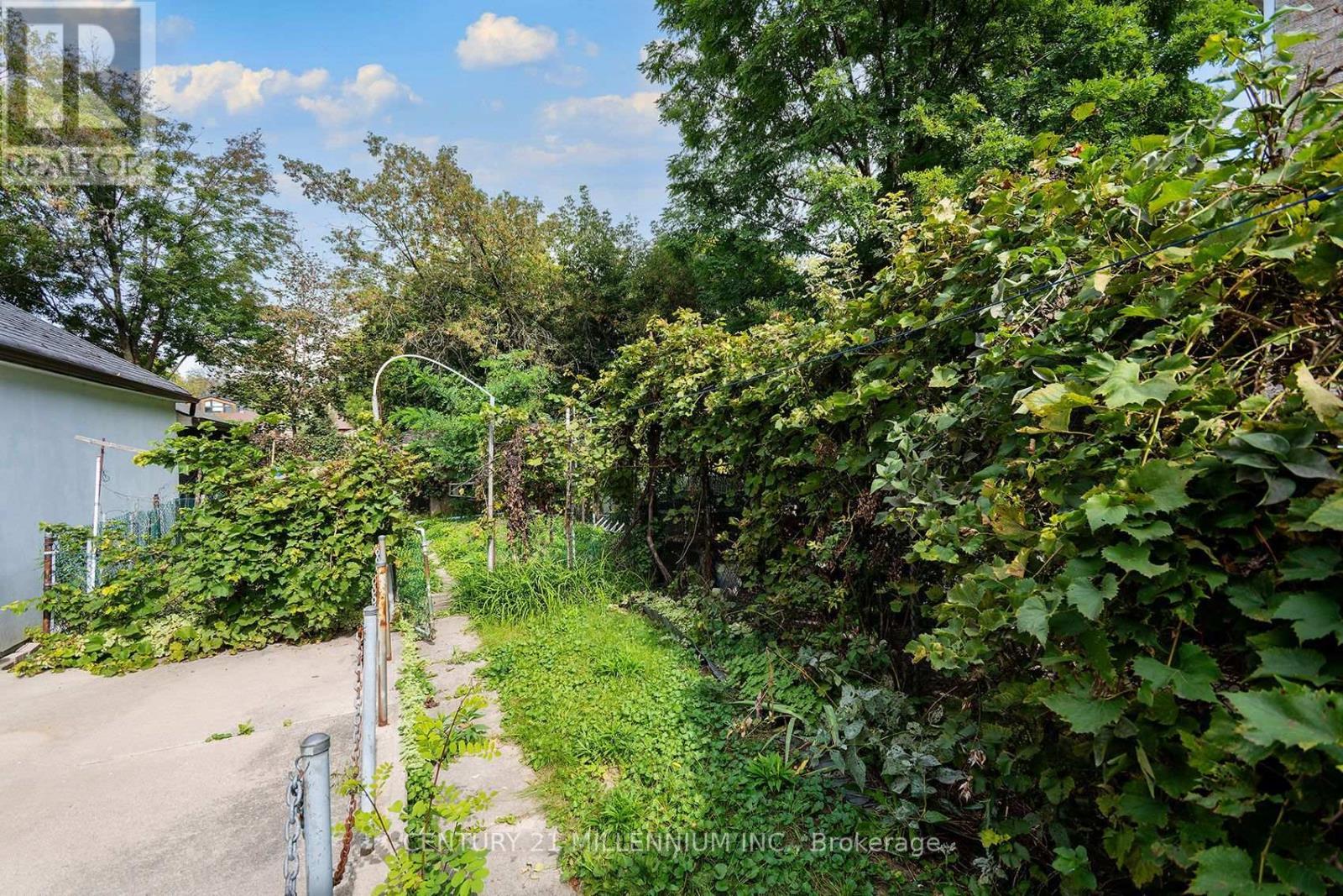 16 Rochdale Avenue, Toronto, ON