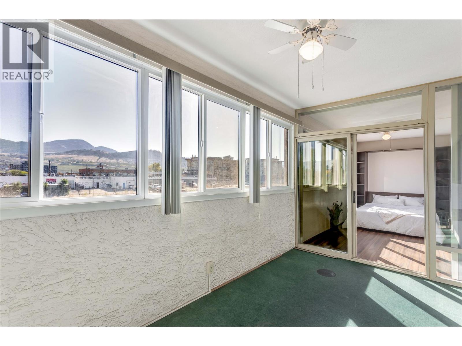 Sunroom 2 - 200 Dougall Road N Unit# 207, Kelowna, BC