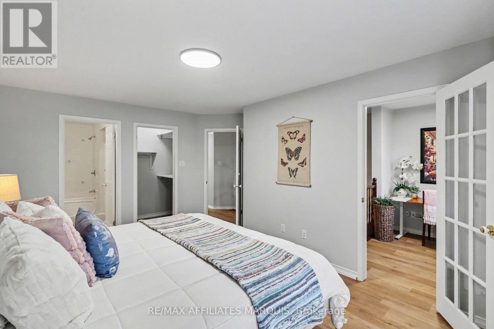 160 Deercroft Avenue, Ottawa, ON