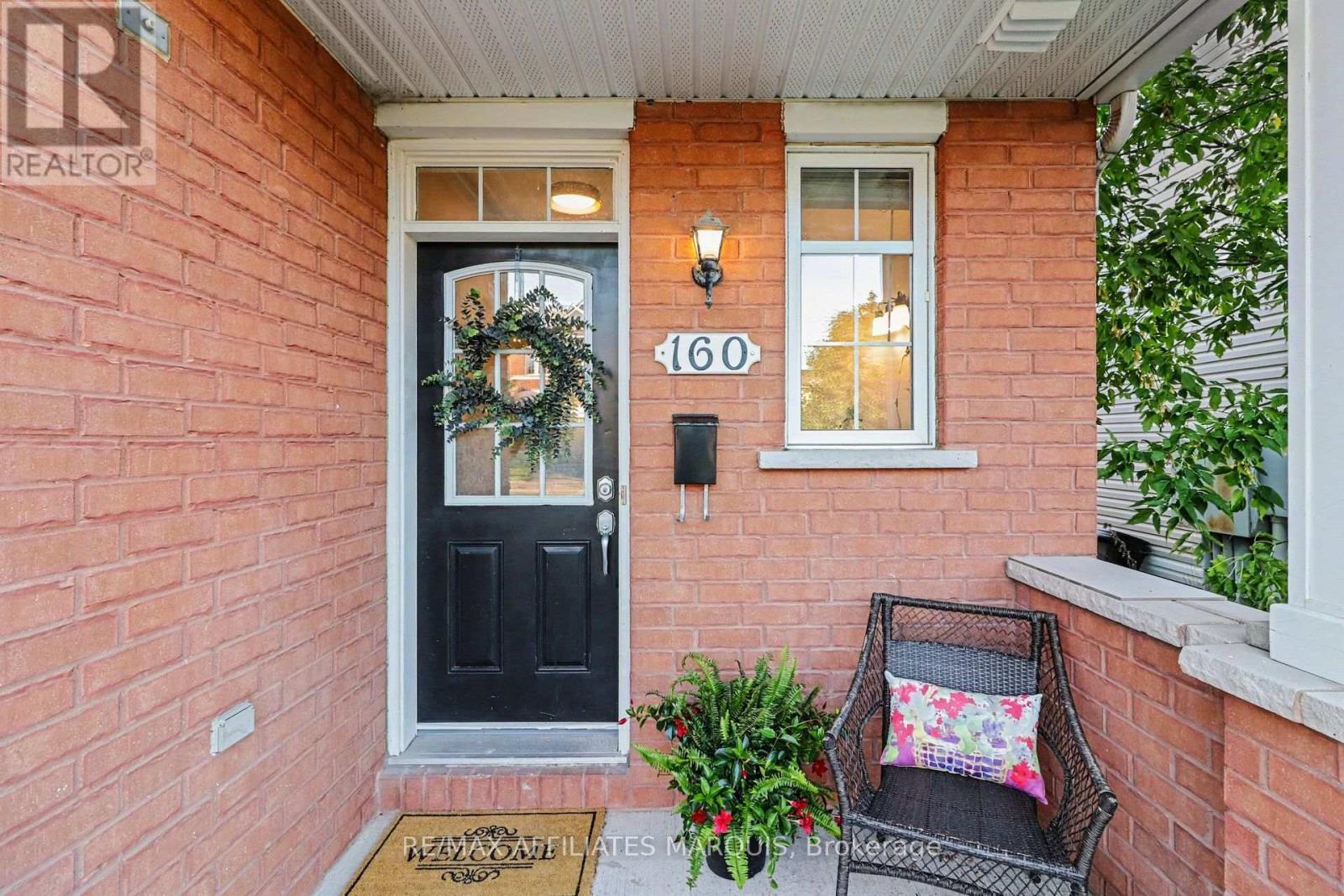 160 Deercroft Avenue, Ottawa, ON