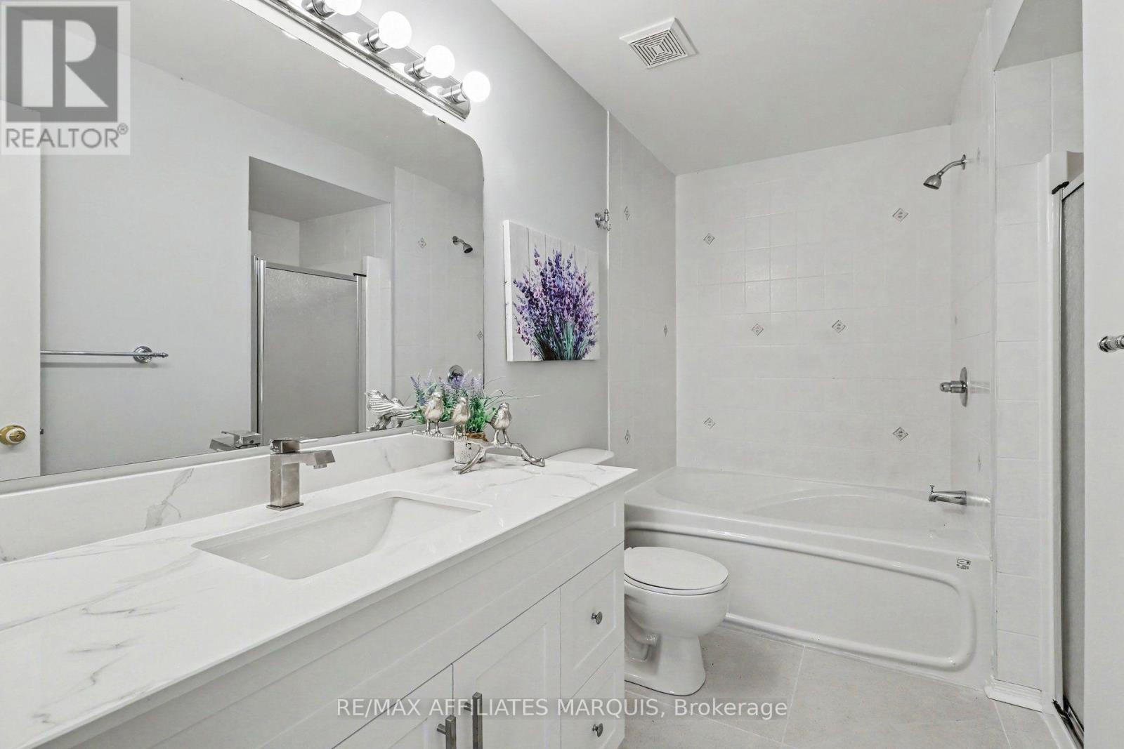 160 Deercroft Avenue, Ottawa, ON