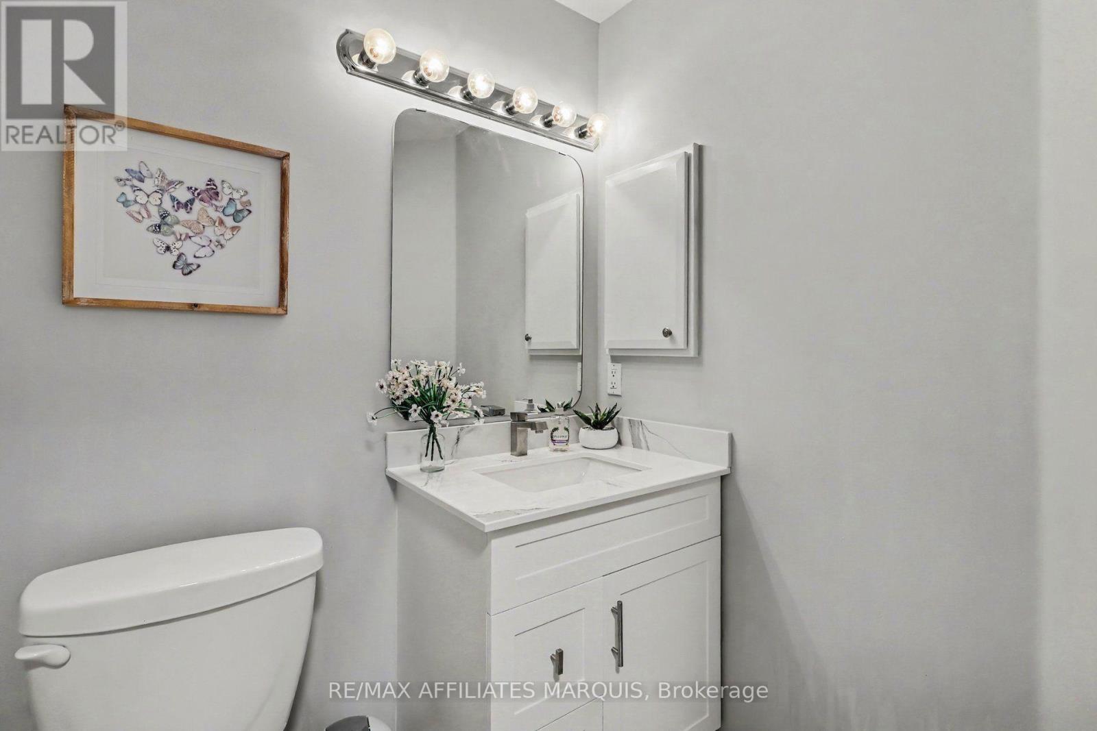 160 Deercroft Avenue, Ottawa, ON