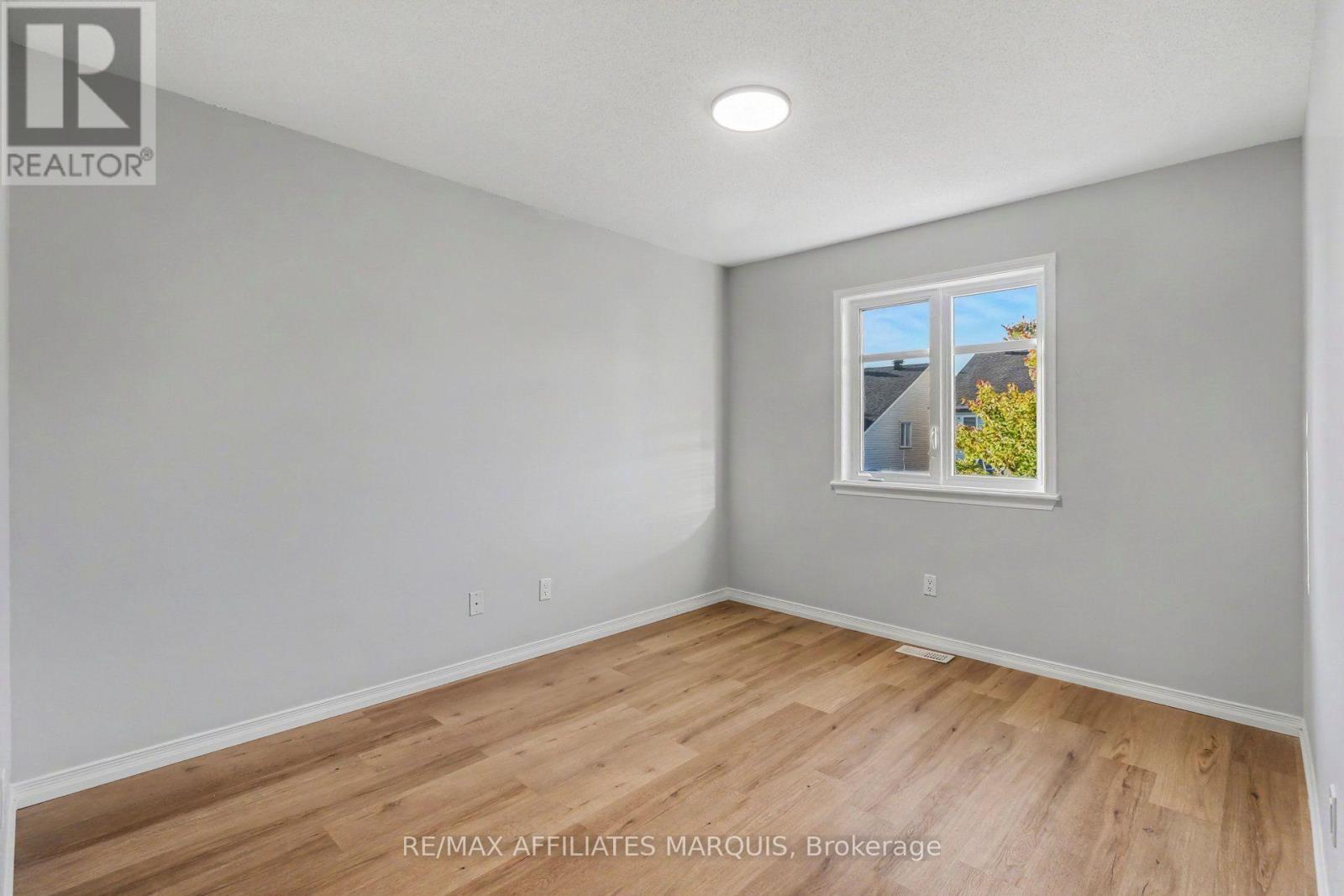 160 Deercroft Avenue, Ottawa, ON