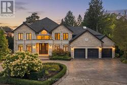 23 BRYSON DRIVE Richmond Hill, ON L4C 6E2