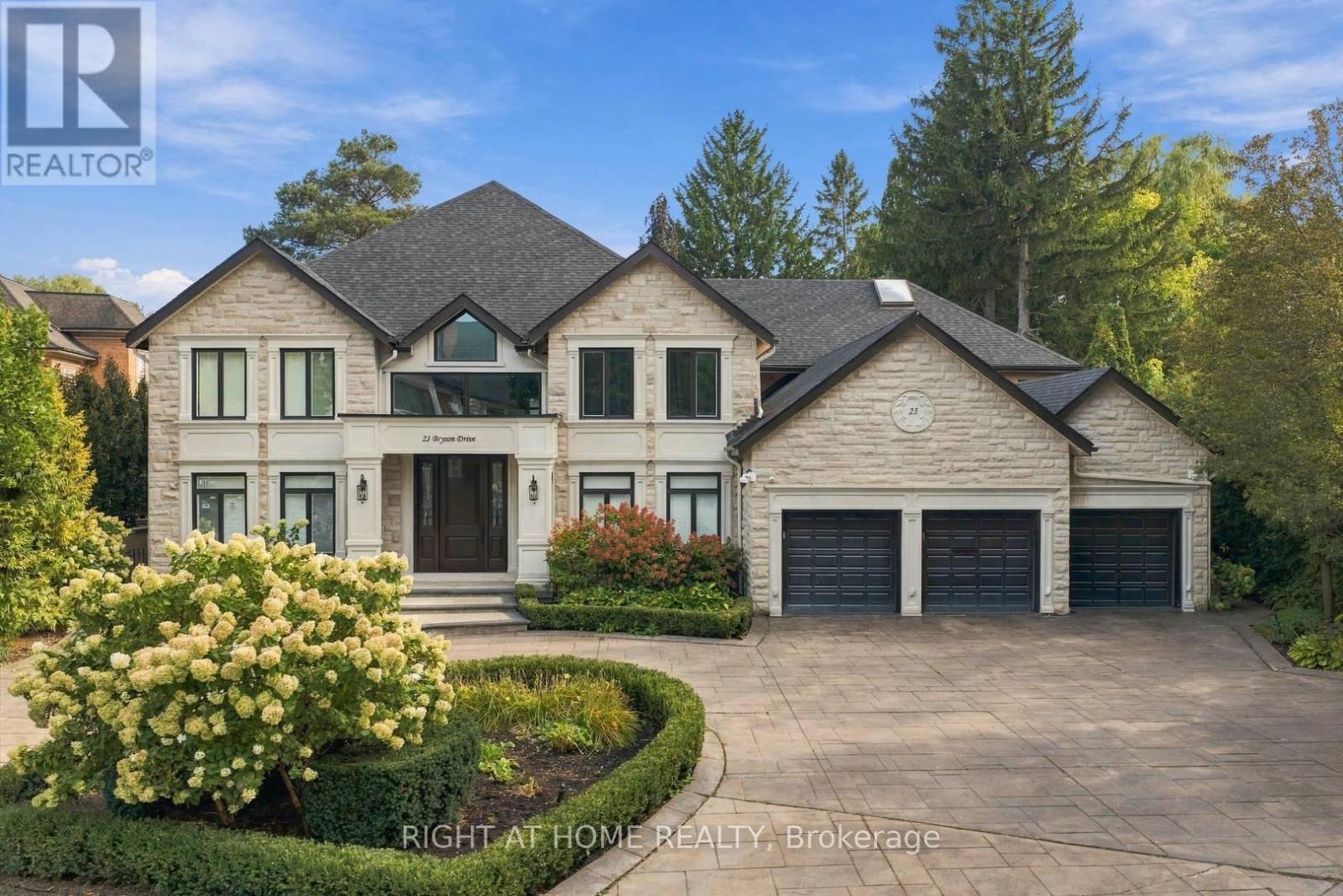 23 Bryson Drive, Richmond Hill, ON