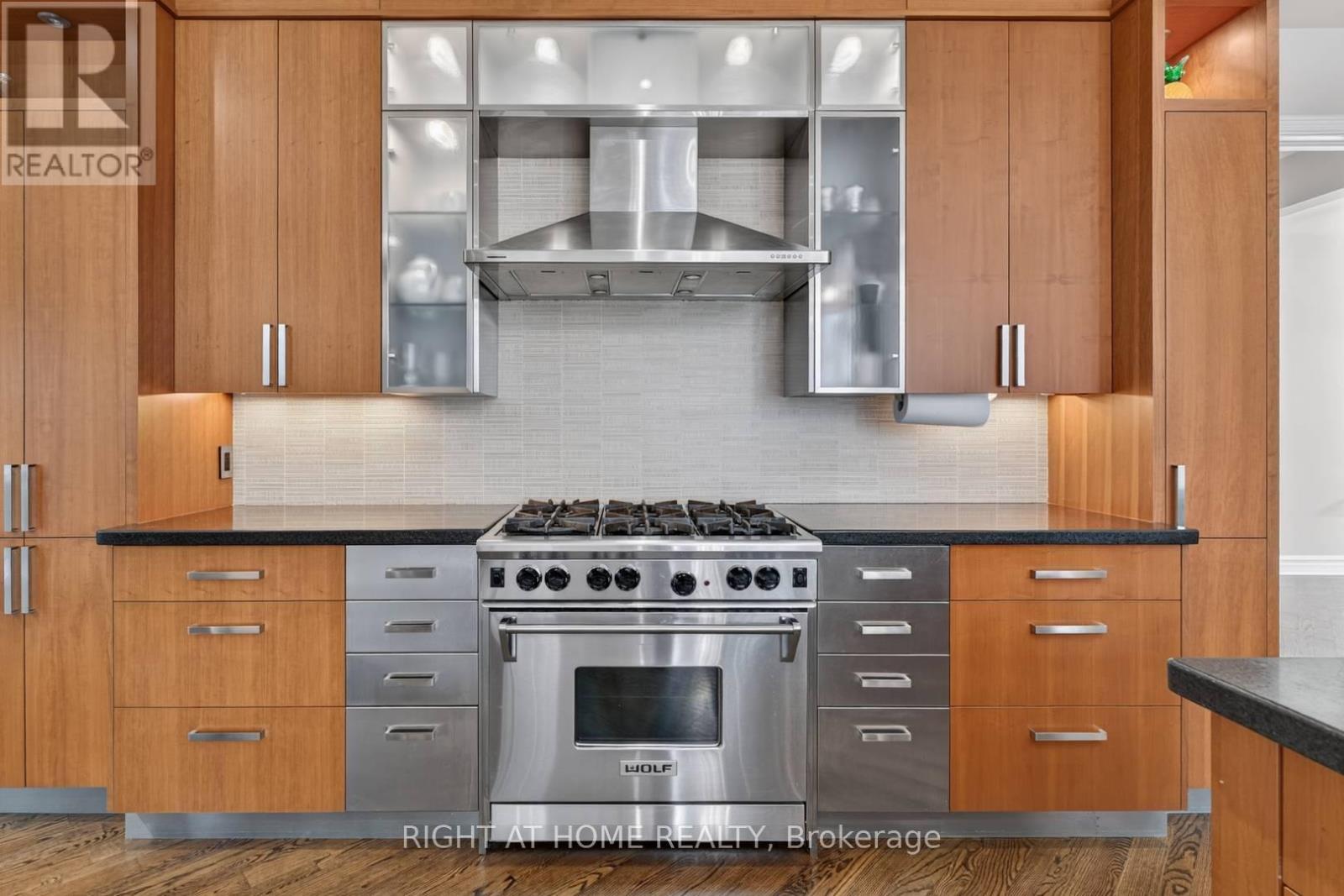 23 Bryson Drive, Richmond Hill, ON