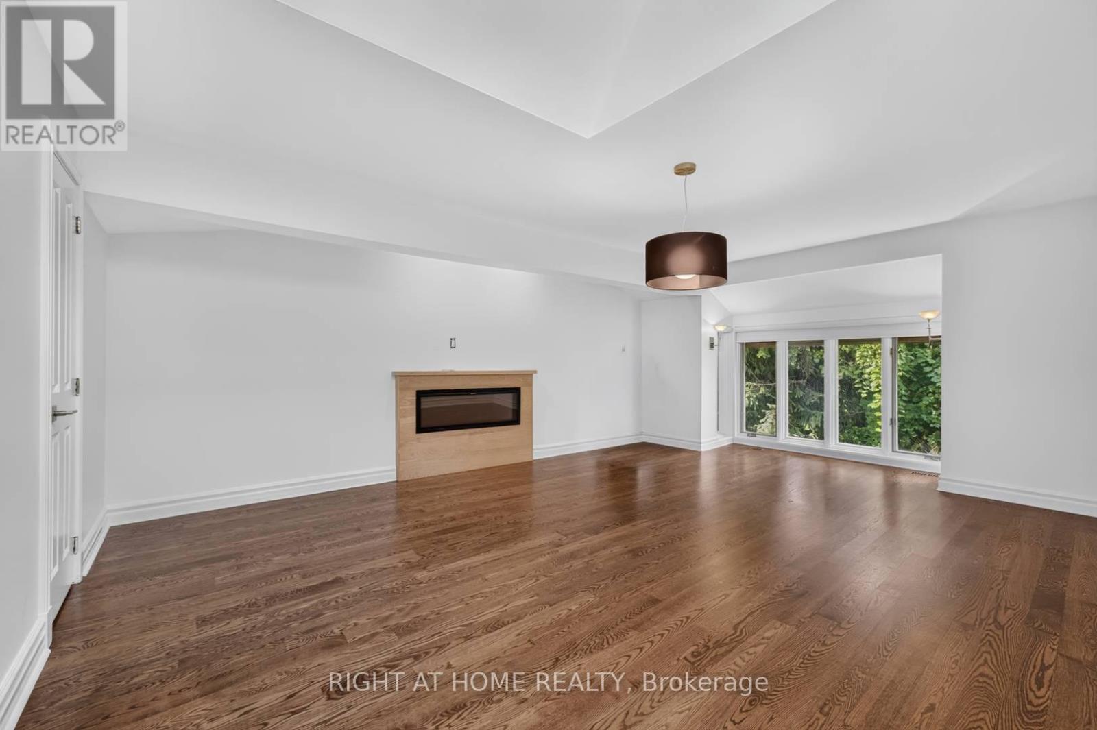 23 Bryson Drive, Richmond Hill, ON