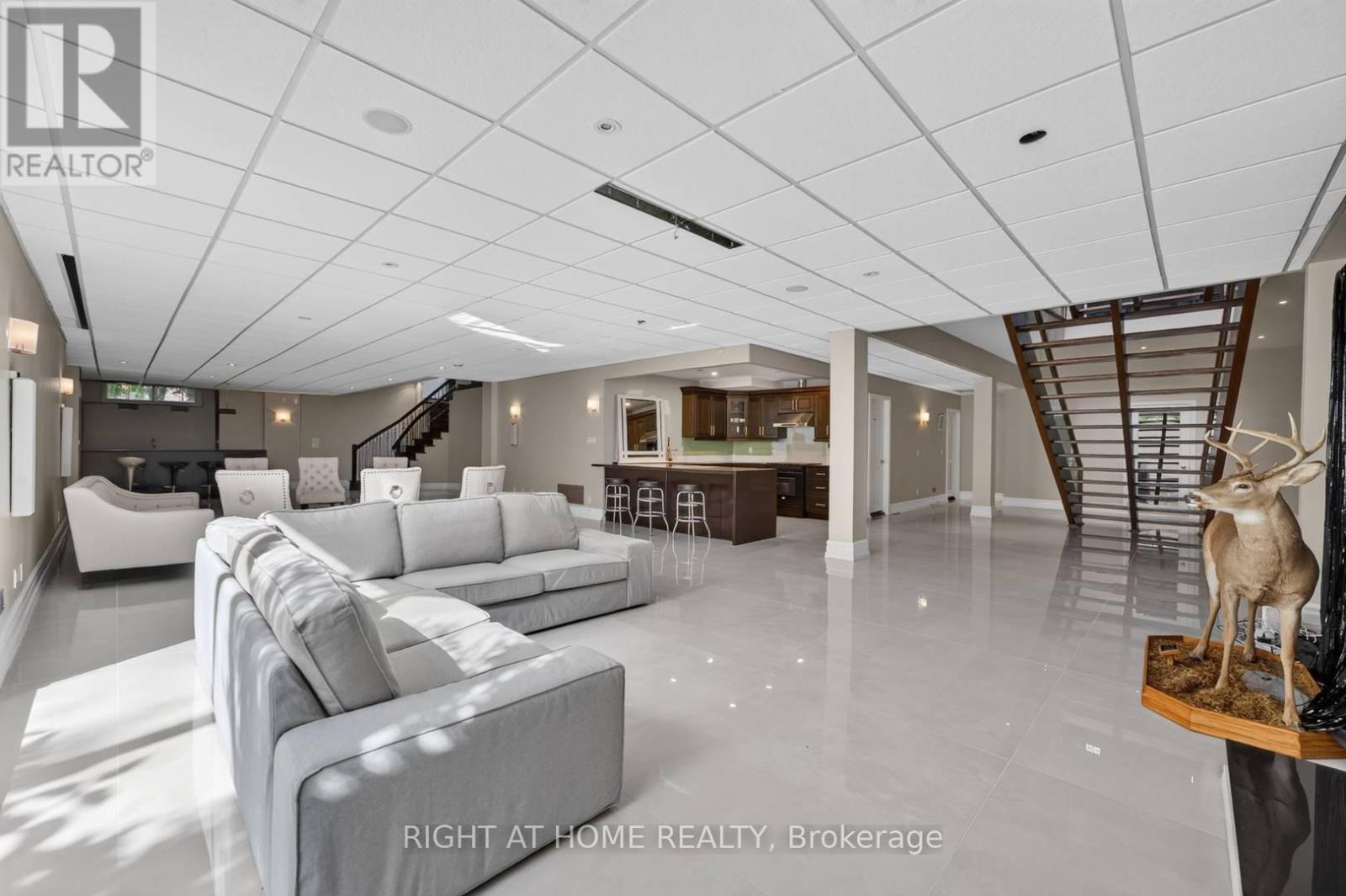 23 Bryson Drive, Richmond Hill, ON