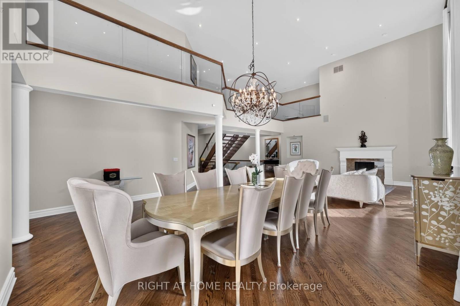 23 Bryson Drive, Richmond Hill, ON