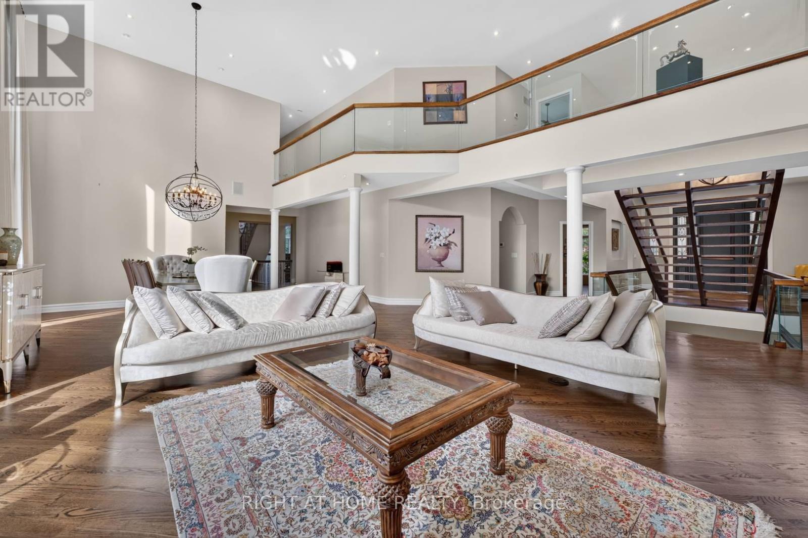 23 Bryson Drive, Richmond Hill, ON