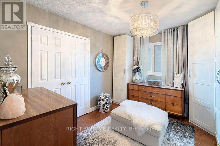 143 Carlyle Crescent, Aurora, ON