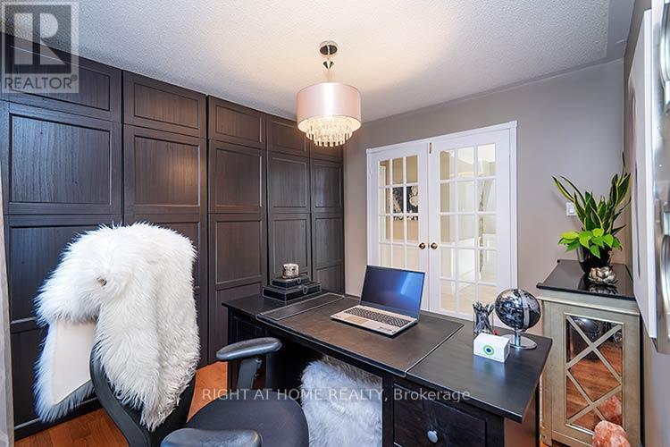 143 Carlyle Crescent, Aurora, ON