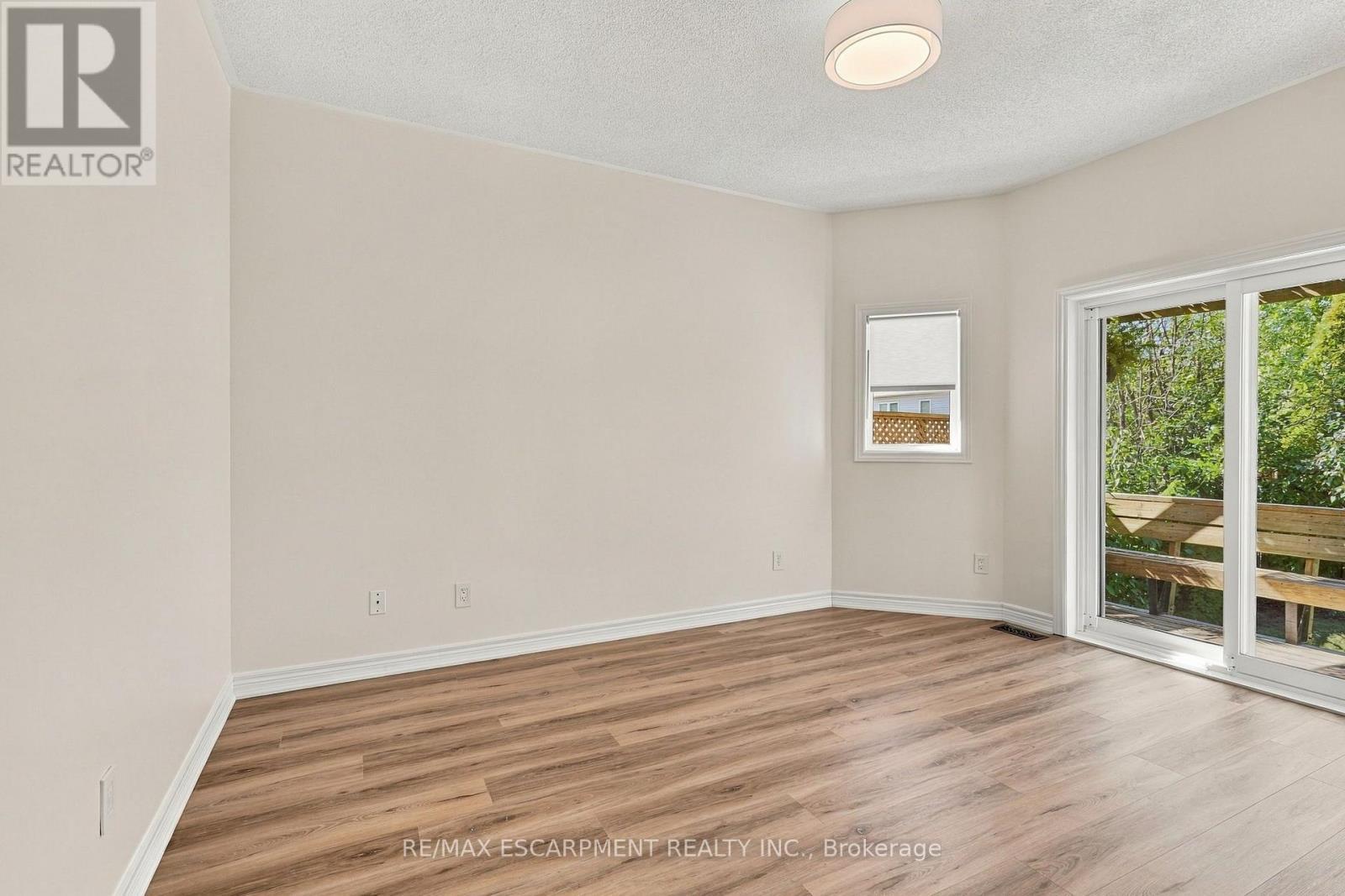 15 Dalrymple Drive, Hamilton, ON