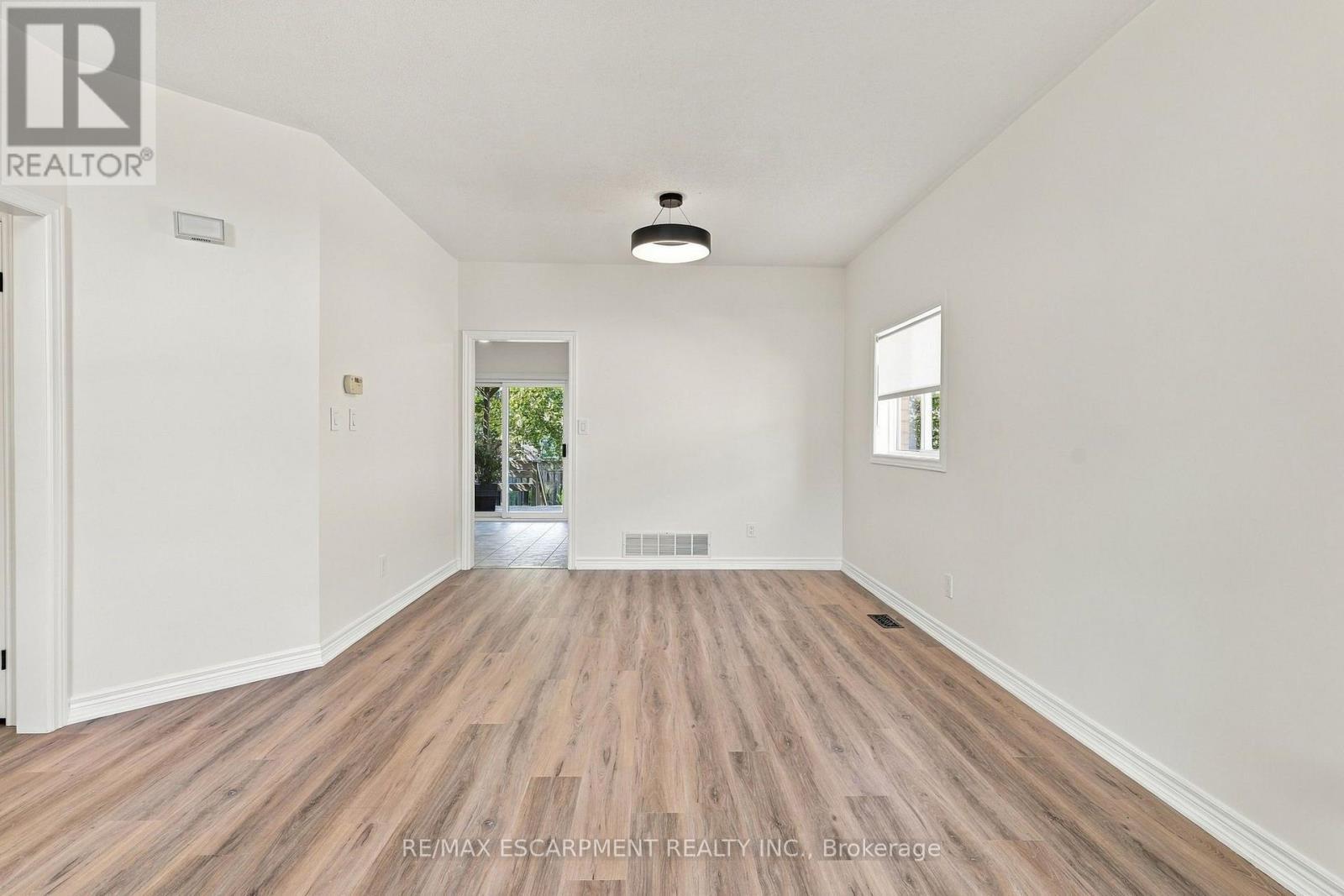 15 Dalrymple Drive, Hamilton, ON