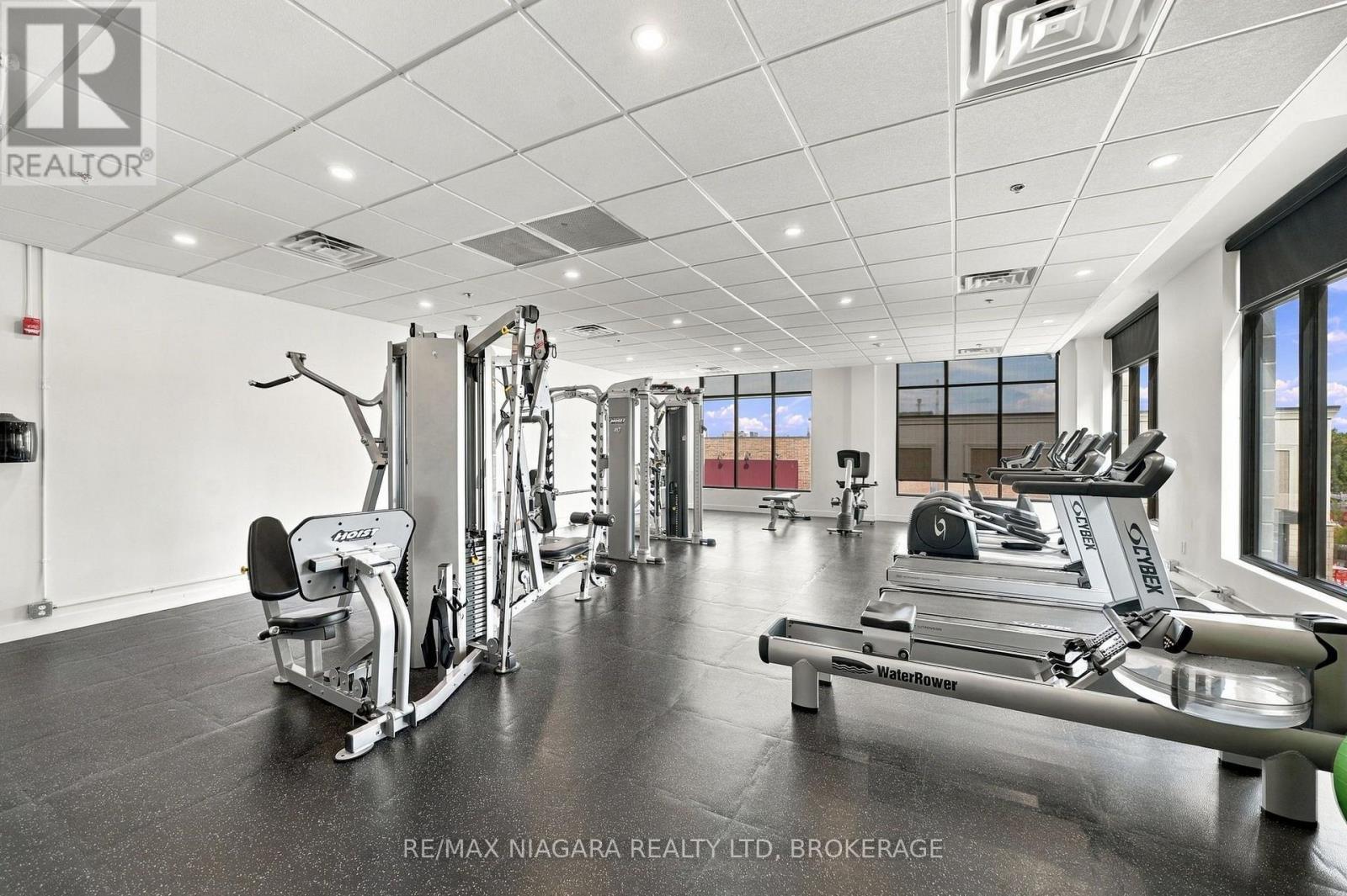 Fitness centre / gym on 2nd floor - 509B - 300B Fourth Avenue, St. Catharines (Ridley), ON