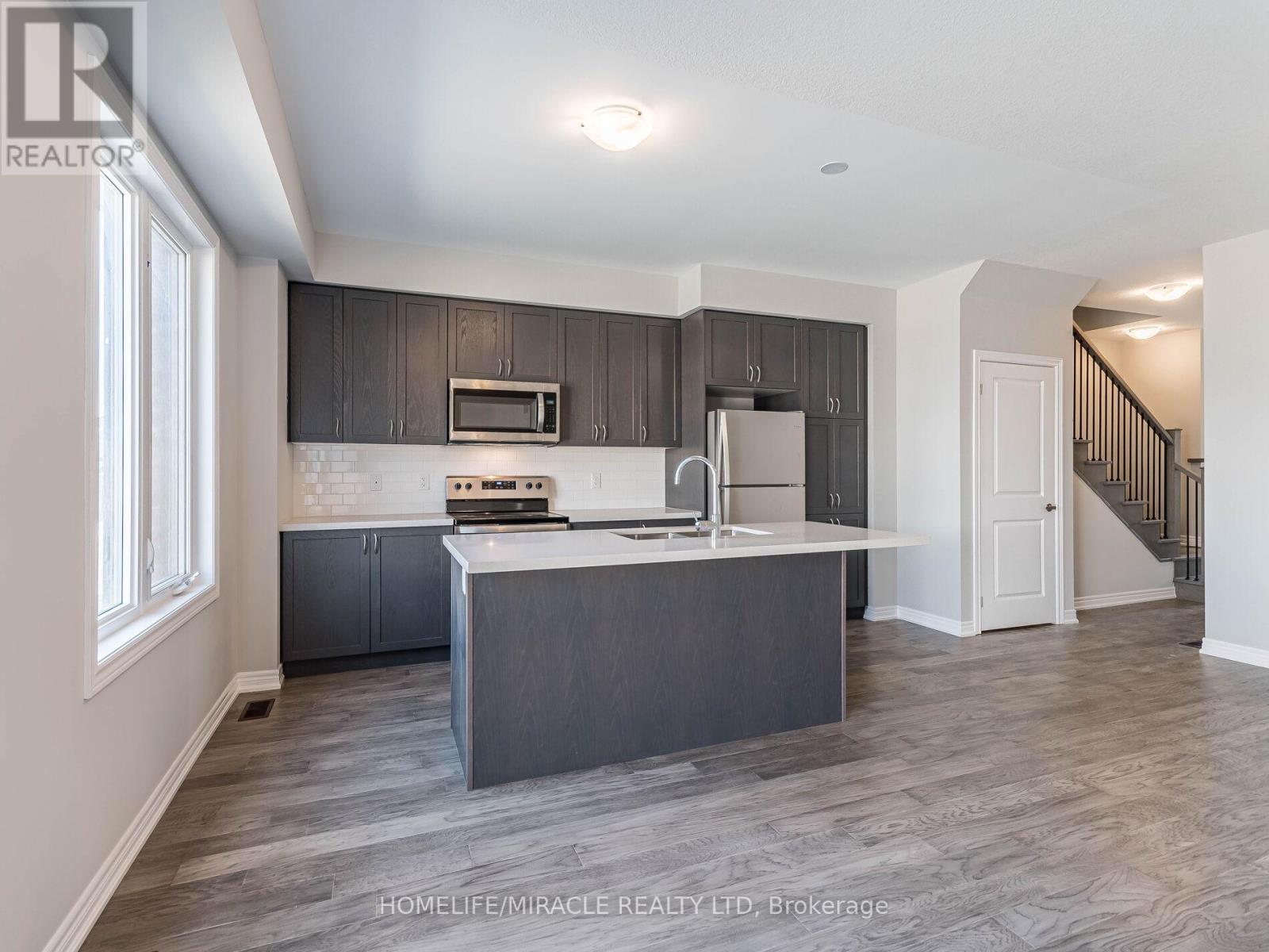 140 Aquasanta Crescent, Hamilton, ON