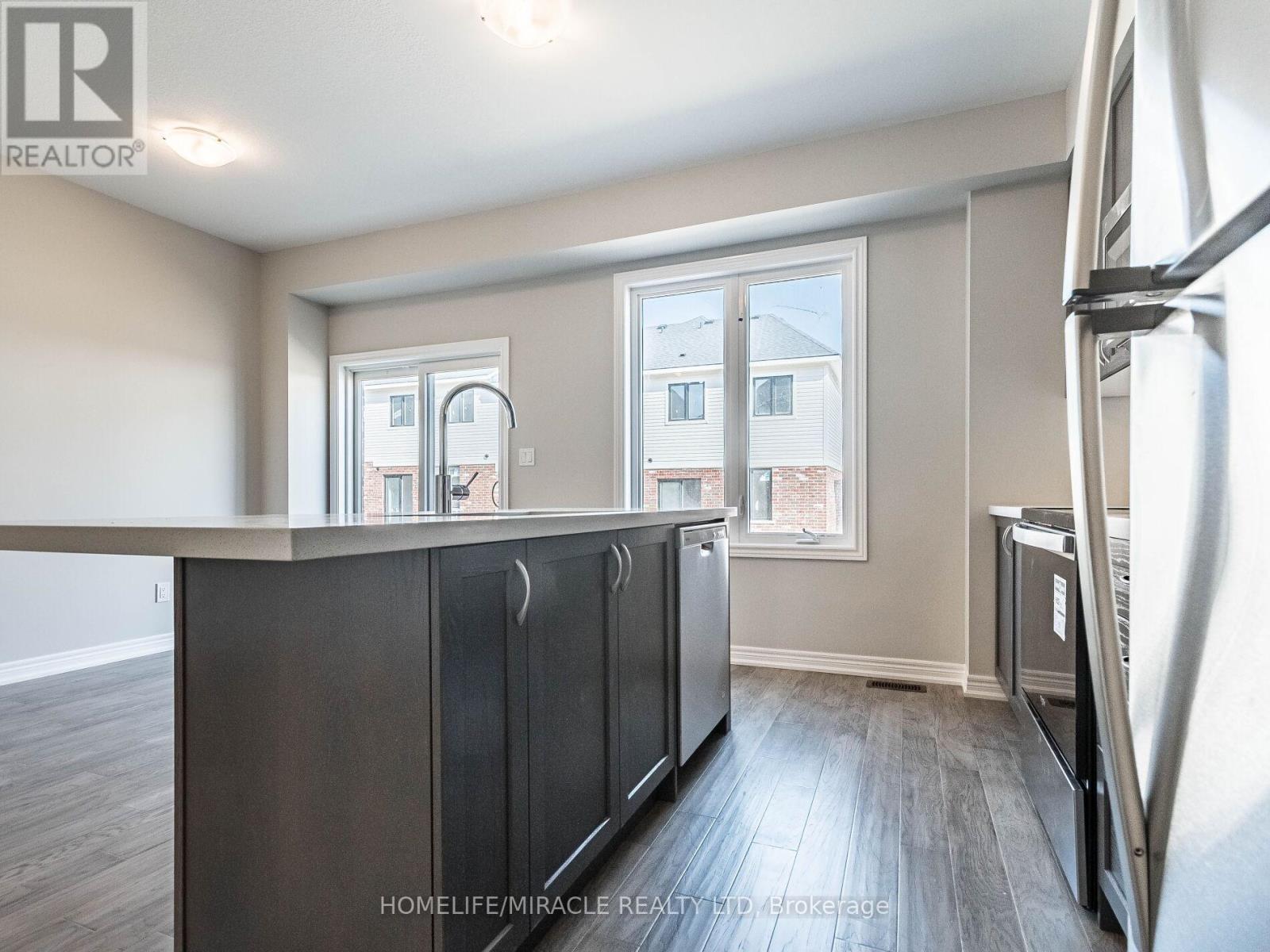 140 Aquasanta Crescent, Hamilton, ON