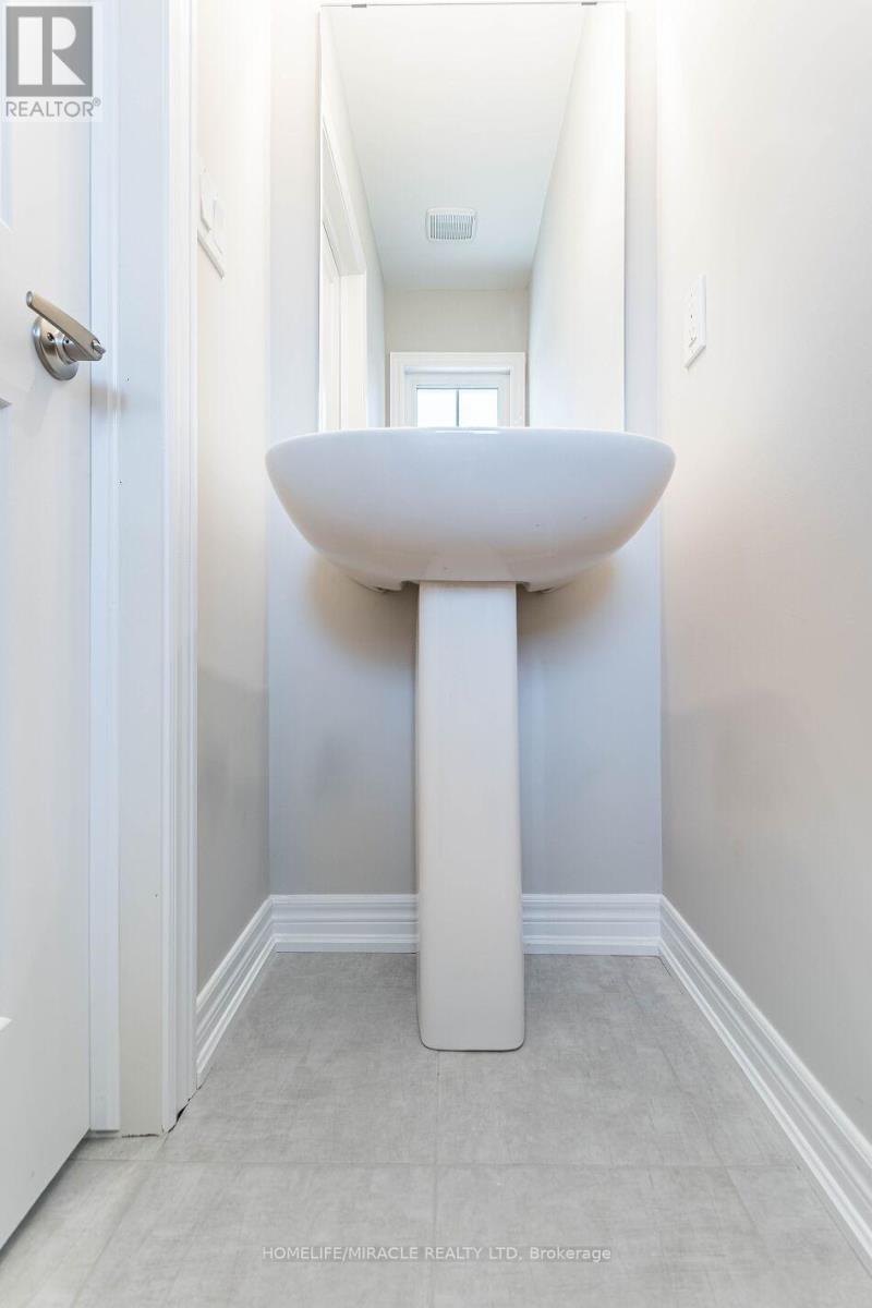140 Aquasanta Crescent, Hamilton, ON