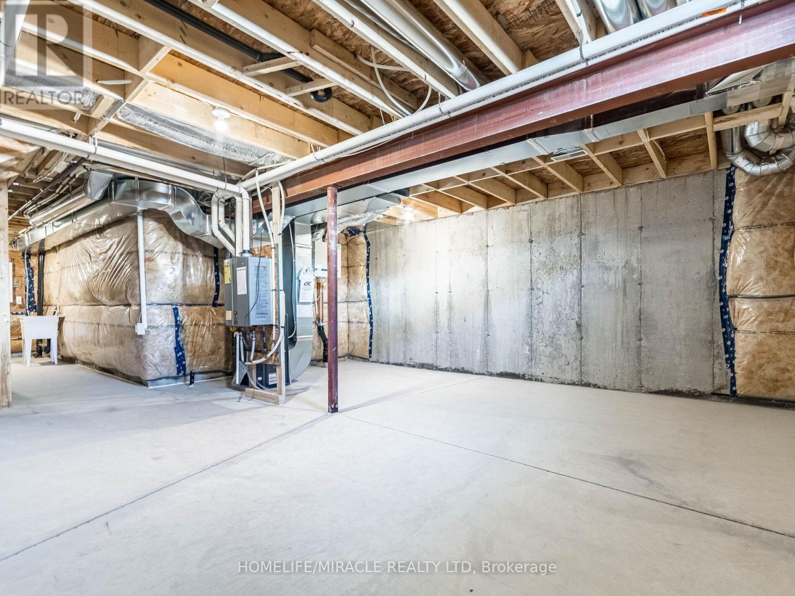 140 Aquasanta Crescent, Hamilton, ON