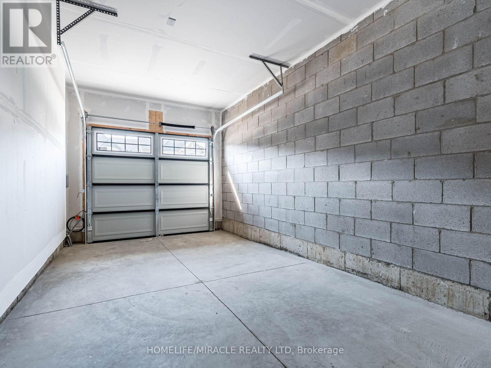 140 Aquasanta Crescent, Hamilton, ON