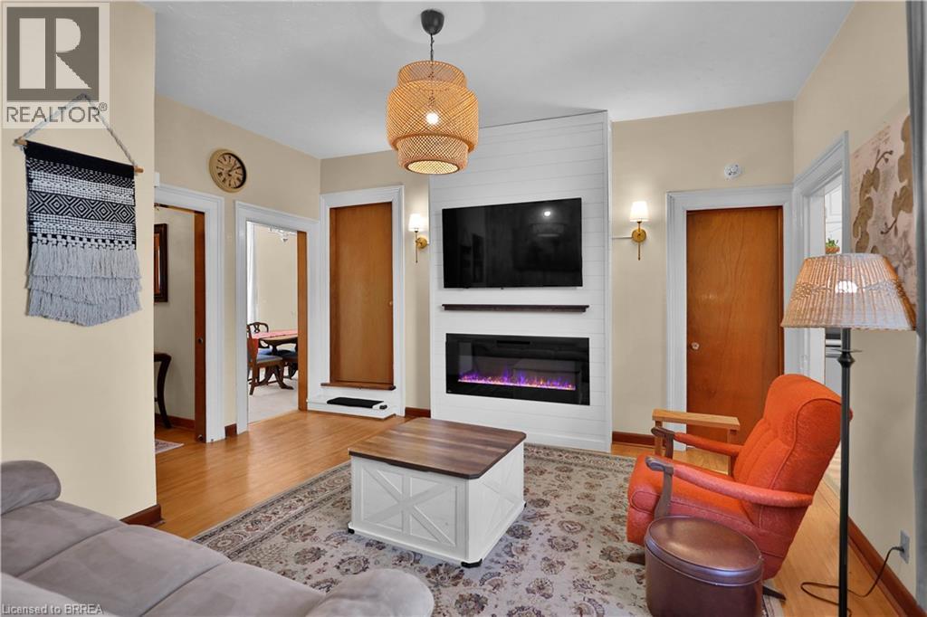 7 Halls Avenue, Brantford, ON
